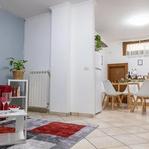 20 Min Aeroporto Fco - Casa Tranquilla Con Parcheggio Esterno Gratuito Acilia